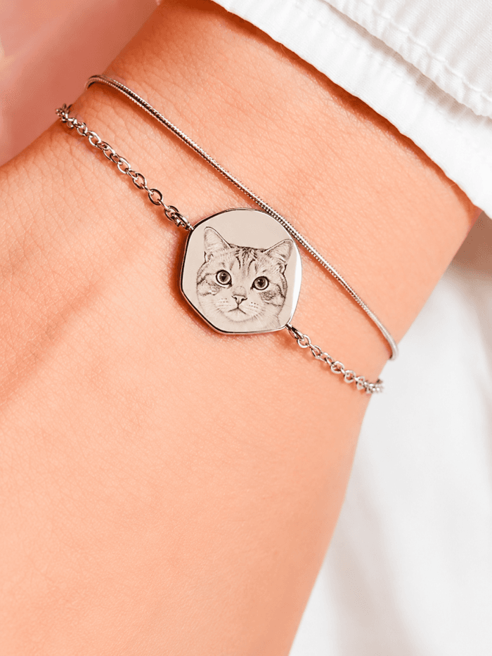 Silver-tone personalized pet portrait bracelet with irregular keepsake charm